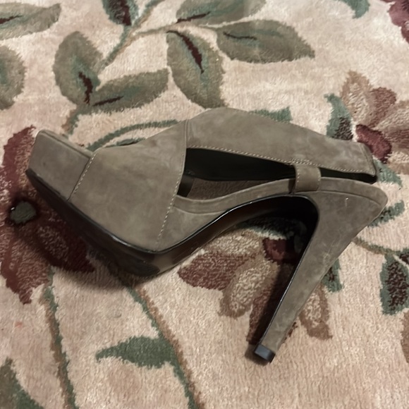 Diane von Furstenberg - Taupe Suede Platform Heels - Picture 7 of 7